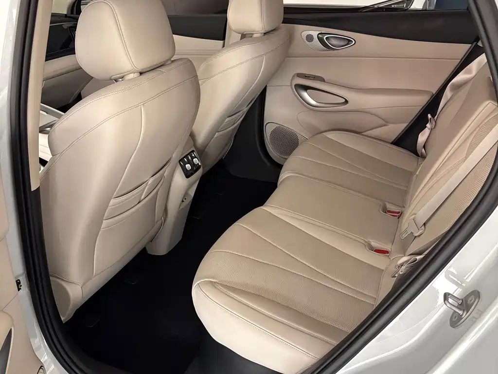 BYD Sealion 05 EV — миниатюра 7