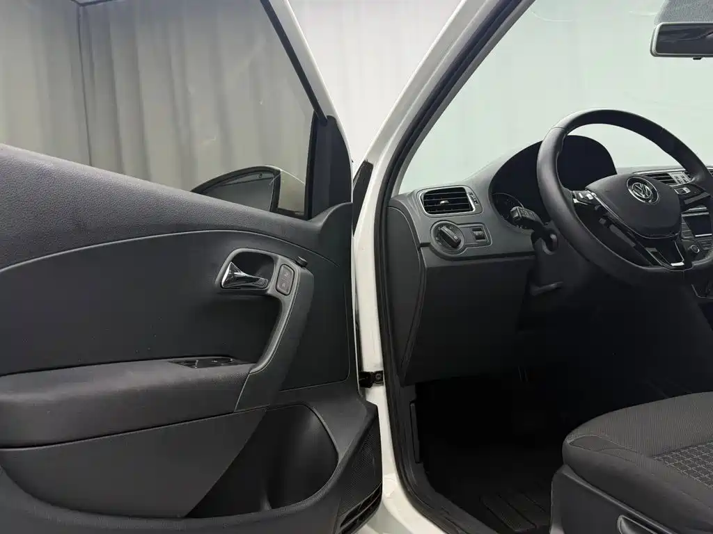 Volkswagen Polo — миниатюра 30