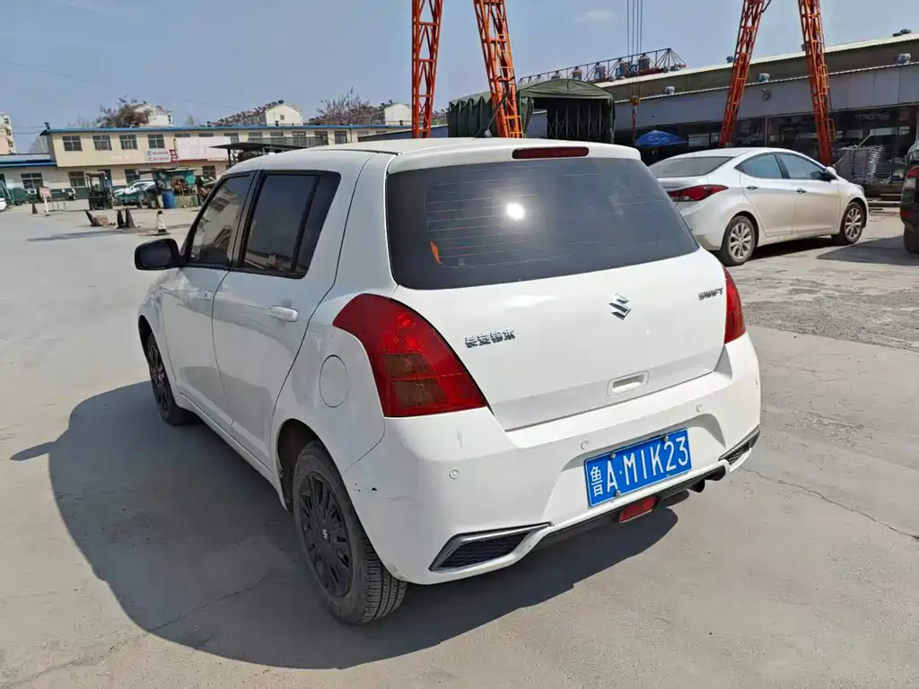 Suzuki Swift 1.3L Manual Standard Type, фото 4