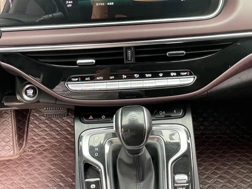 GAC M6 2021 270T DCT Luxury ( мест)