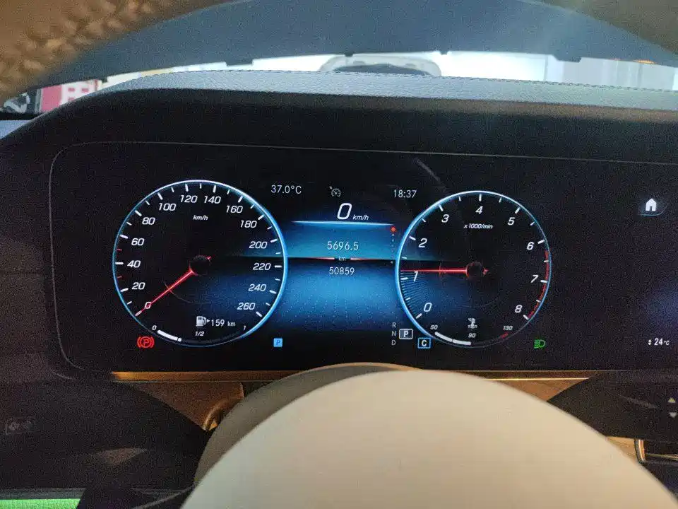 Mercedes-Benz E-Class — миниатюра 4