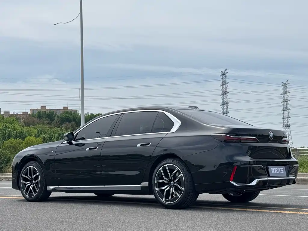BMW 7 Series 7 2023 735Li M Sport
