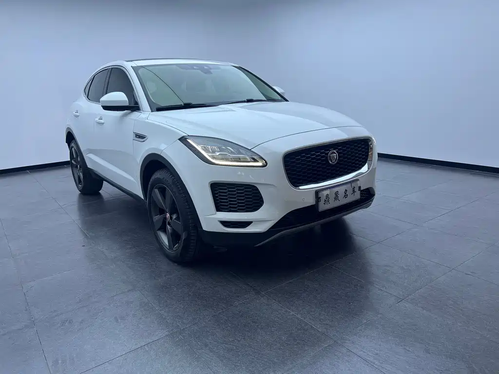 Jaguar E-PACE — миниатюра 9