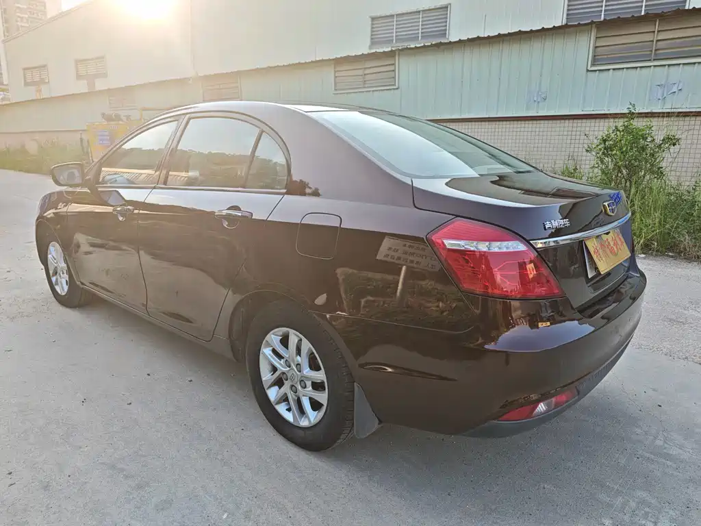 Geely Emgrand — миниатюра 6