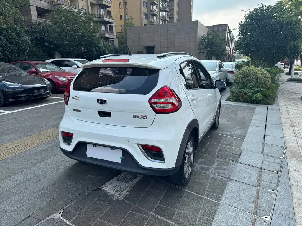 Geely Vision X1 1.3L Auto Fun Edition, фото 6