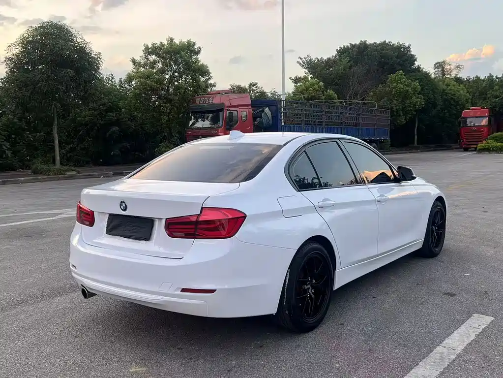 BMW 3 Series — миниатюра 7
