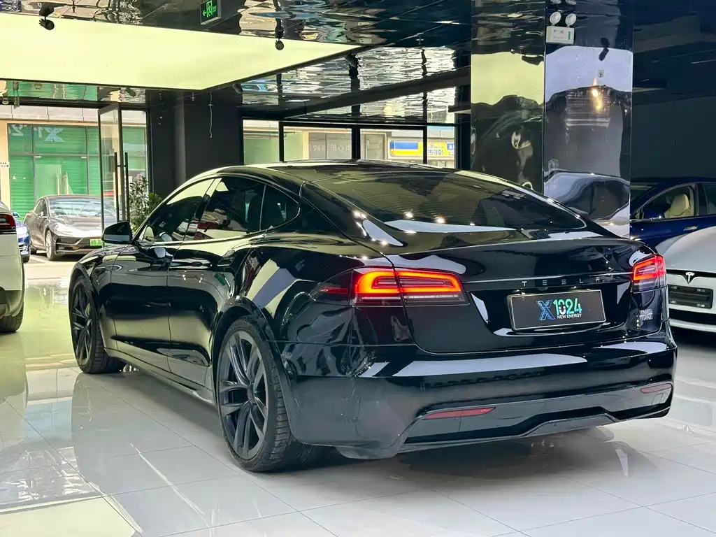 Tesla Model S — миниатюра 16