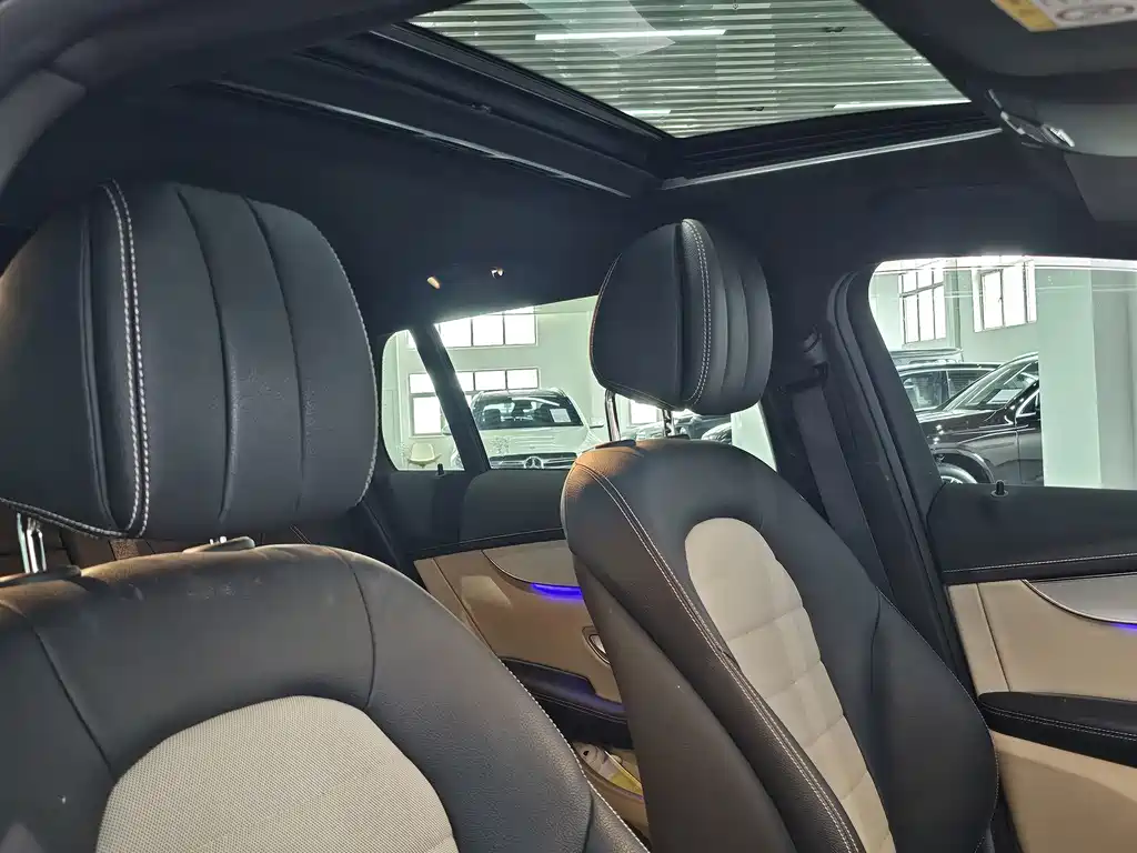 Mercedes-Benz EQC — миниатюра 14