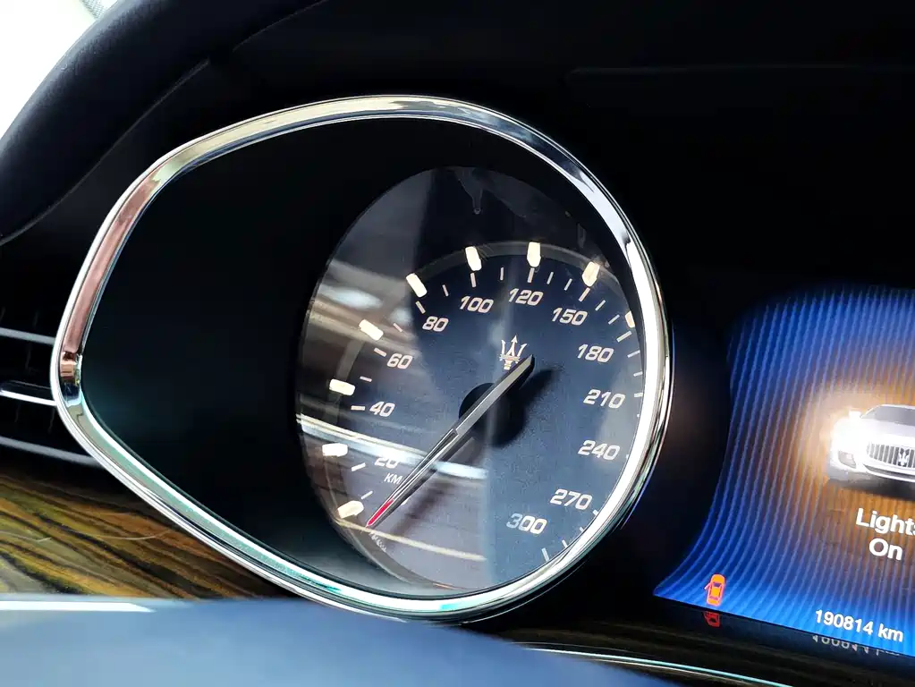 Maserati Quattroporte — миниатюра 24