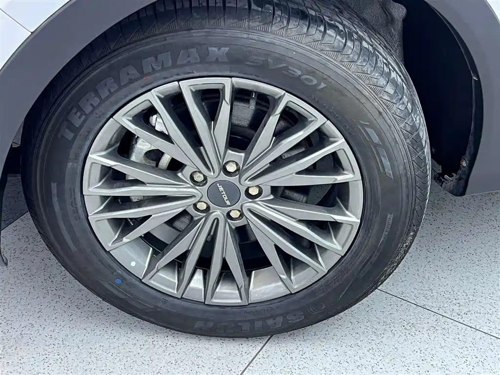 JETOUR X70 2023 1.5T DCT PRO 7 мест