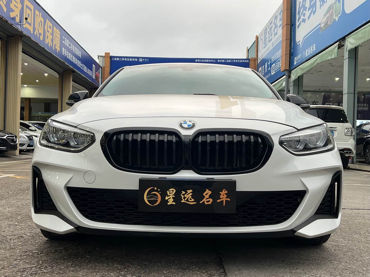 BMW 1 Series 1.5 л 2023 г. Белый, пробег 27000 км