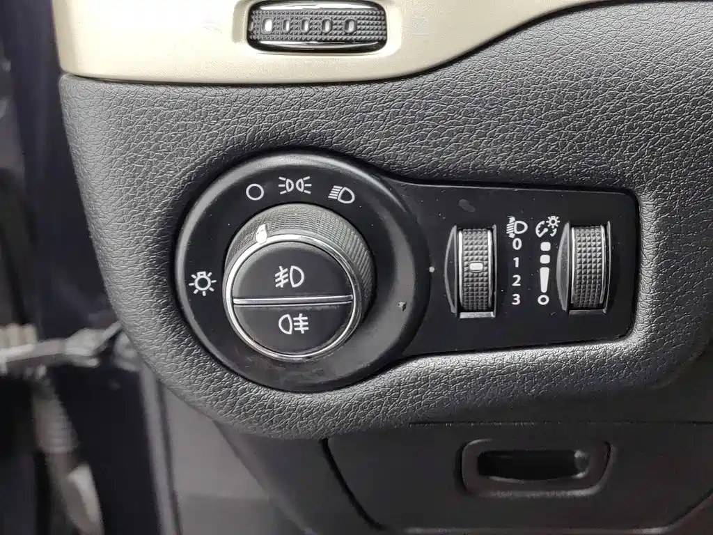 Jeep Cherokee — миниатюра 21
