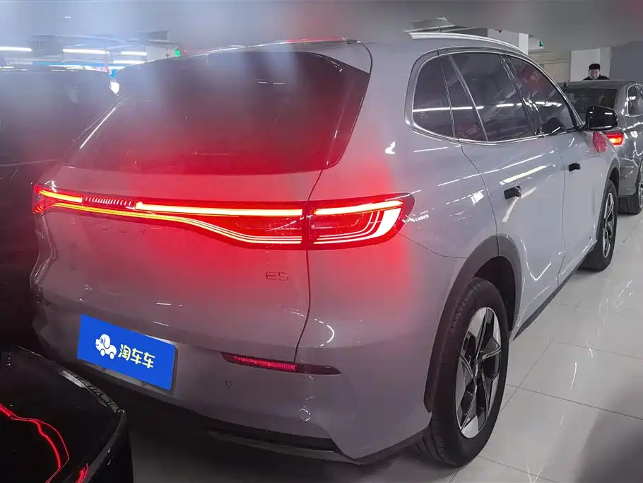 GEELY GALAXY GALAXY E5