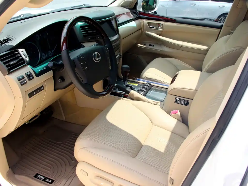 Lexus LX 2009 570