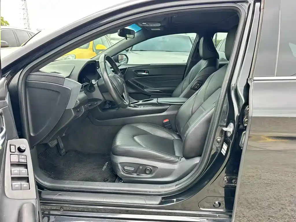 Toyota Avalon 2019 2.5L Luxury V