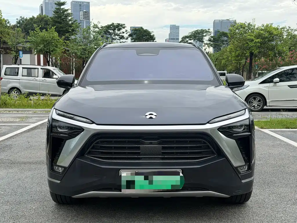 NIO ES8 2020 415KM мест