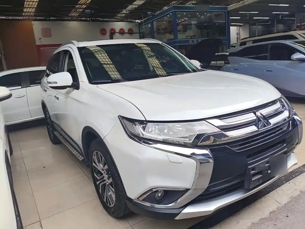Mitsubishi Outlander — миниатюра 4