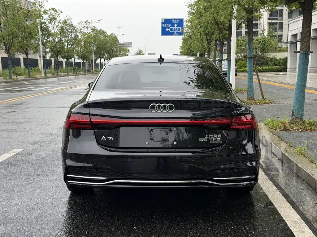 Audi A7L 2024 45TFSI S-line