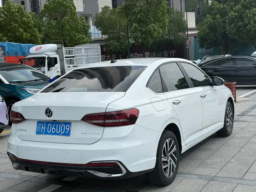 Volkswagen Lavida — миниатюра 9