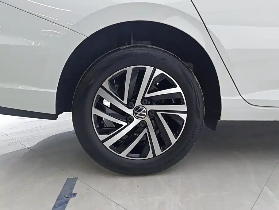 Volkswagen Lavida — миниатюра 6