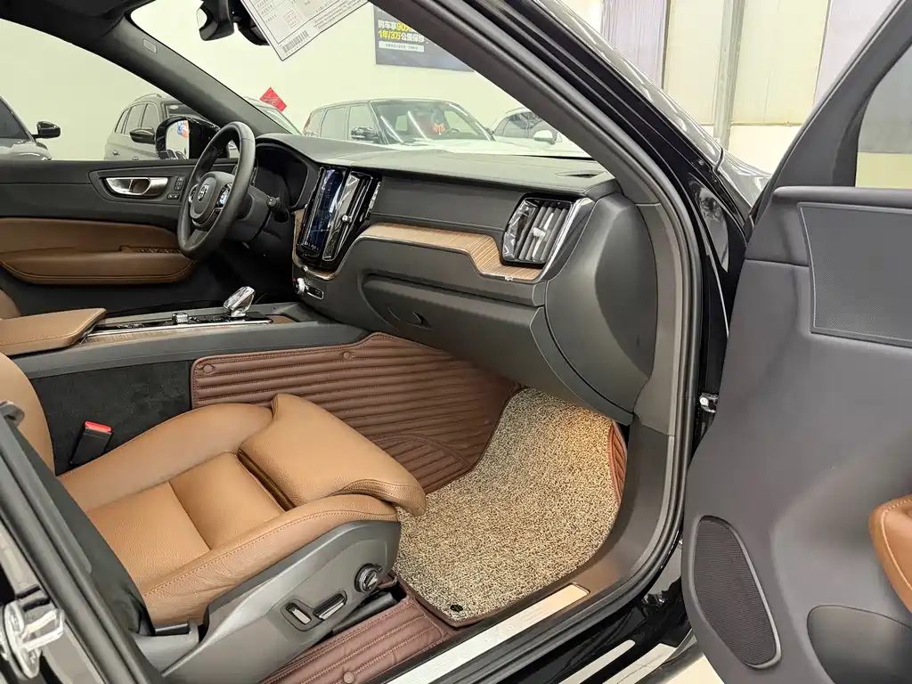 Volvo XC60 — миниатюра 7
