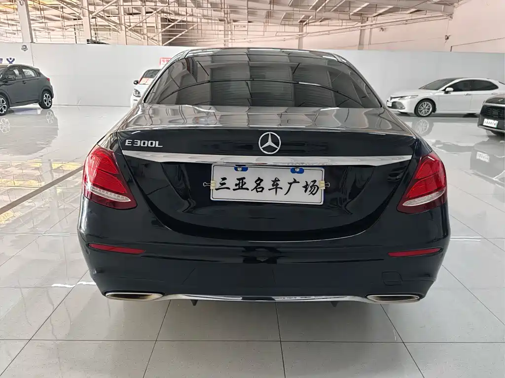 Mercedes-Benz E-Class — миниатюра 8