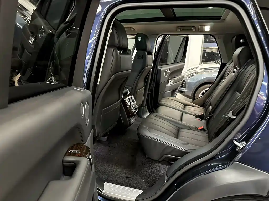 Land Rover Range Rover — миниатюра 8