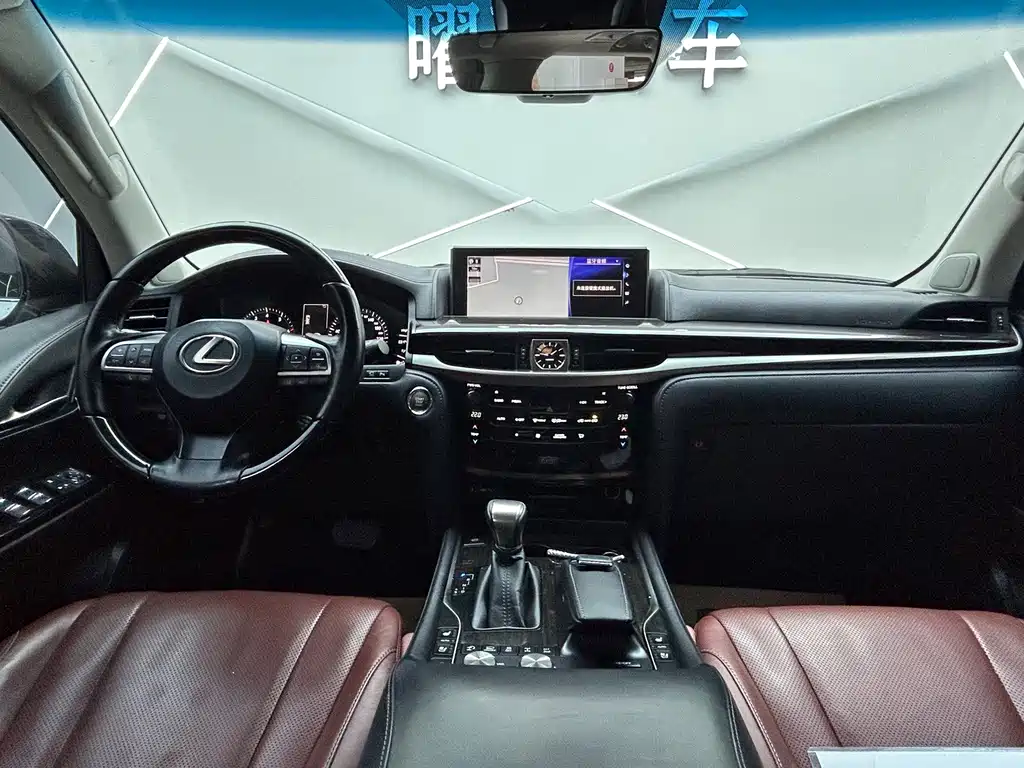 Lexus LX — миниатюра 10