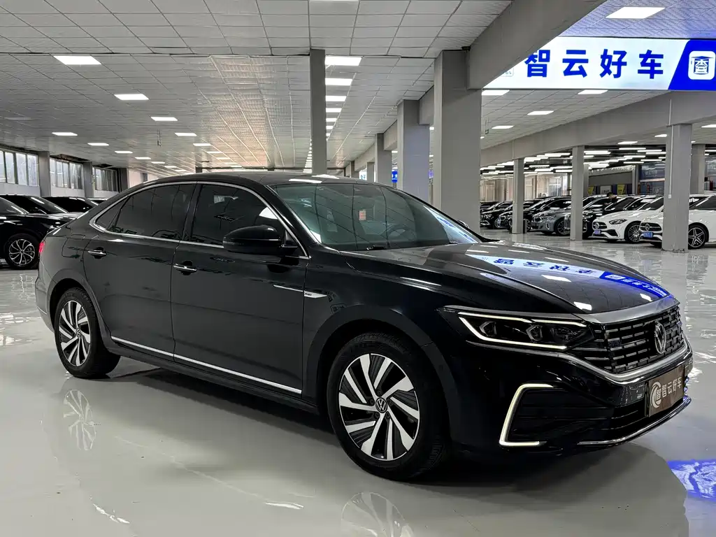 Volkswagen Passat PHEV — миниатюра 3