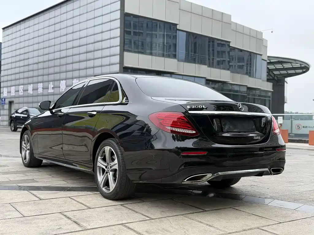 Mercedes-Benz E-Class E 2016 E 200 L Sport