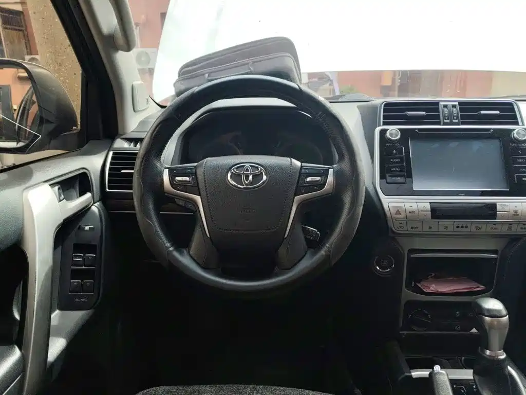 Toyota Prado — миниатюра 11