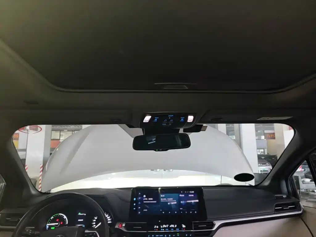 Toyota Sienna — миниатюра 18