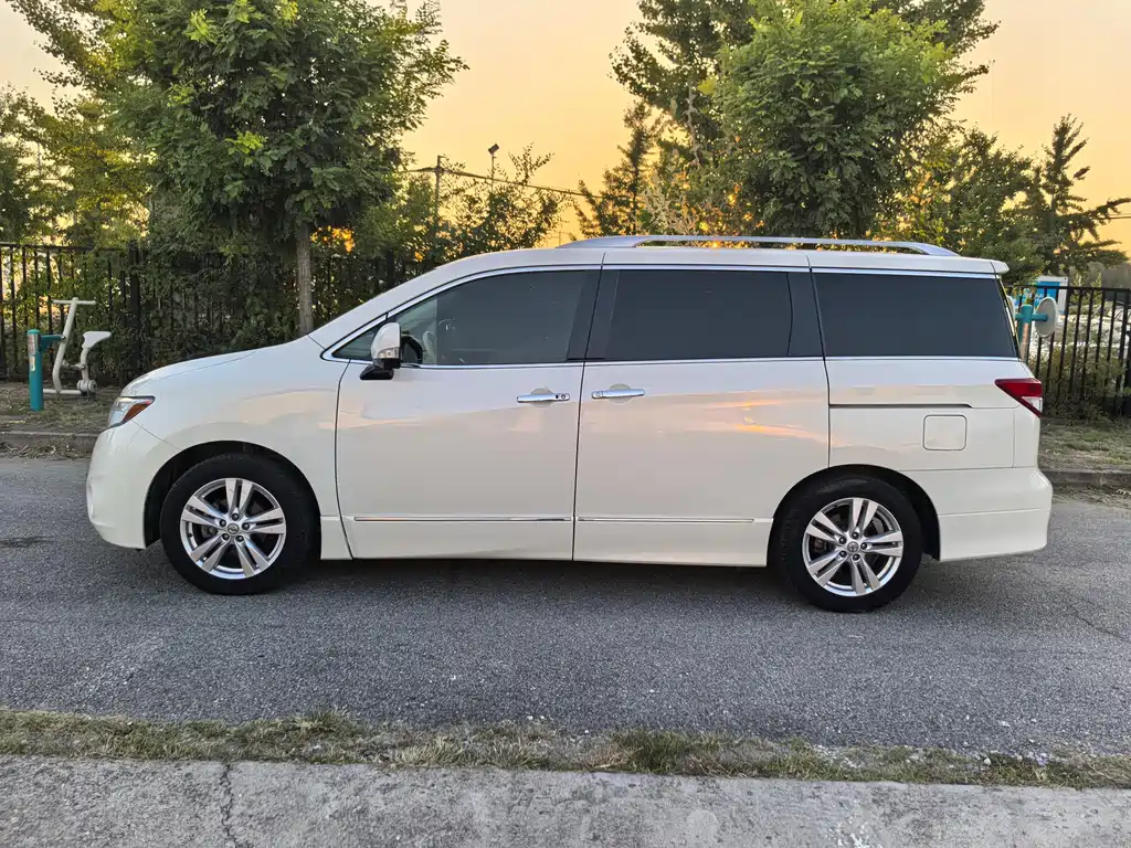 Nissan Quest — миниатюра 6