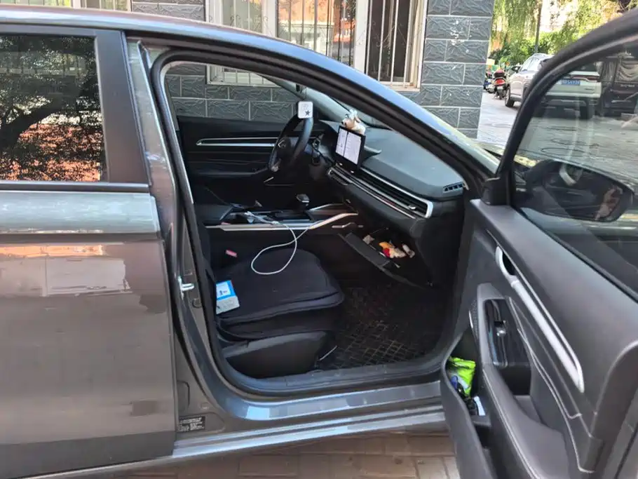 Geely Emgrand — миниатюра 8