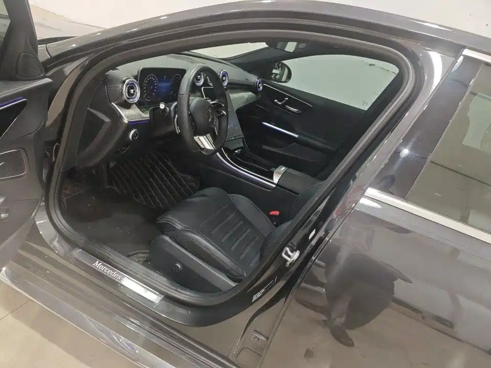 Mercedes-Benz C-Class — миниатюра 6