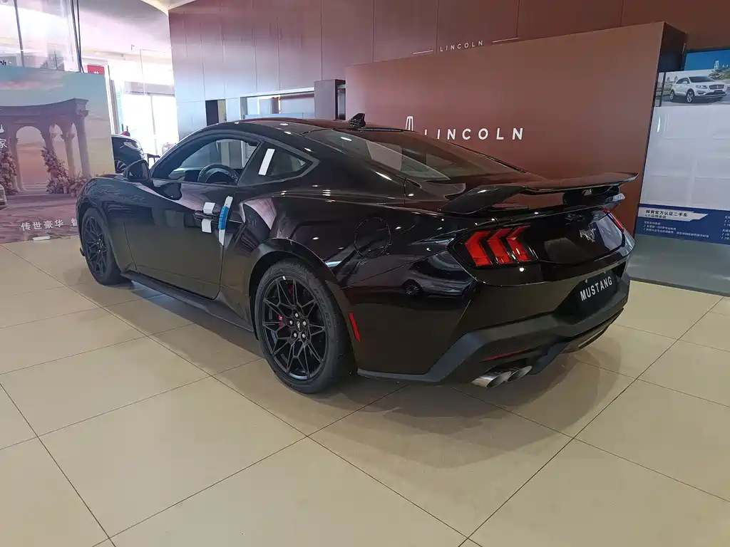 Ford Mustang 2024 2.3T EcoBoost