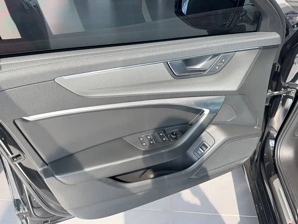 Audi A6L — миниатюра 12