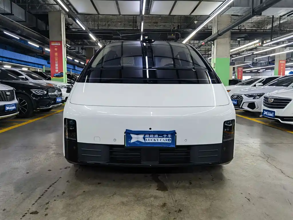 Li Auto Li MEGA — миниатюра 2