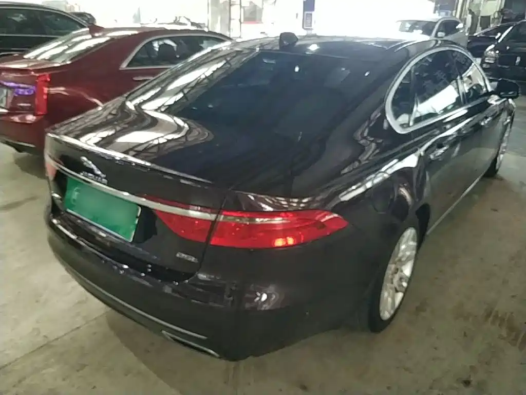 Jaguar XFL — миниатюра 7