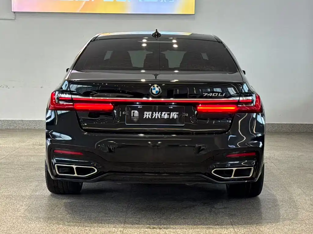 BMW 7 Series — миниатюра 8