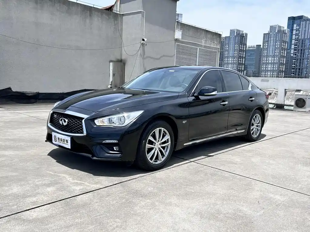 INFINITI Q50L