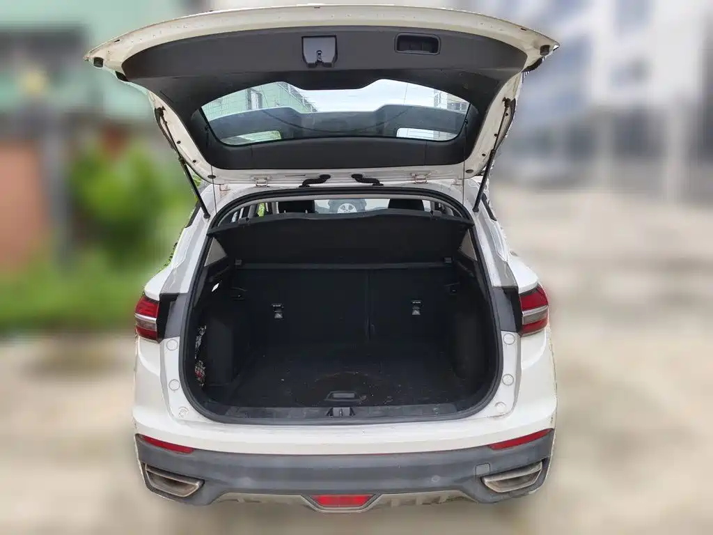 Geely Binyue — миниатюра 15