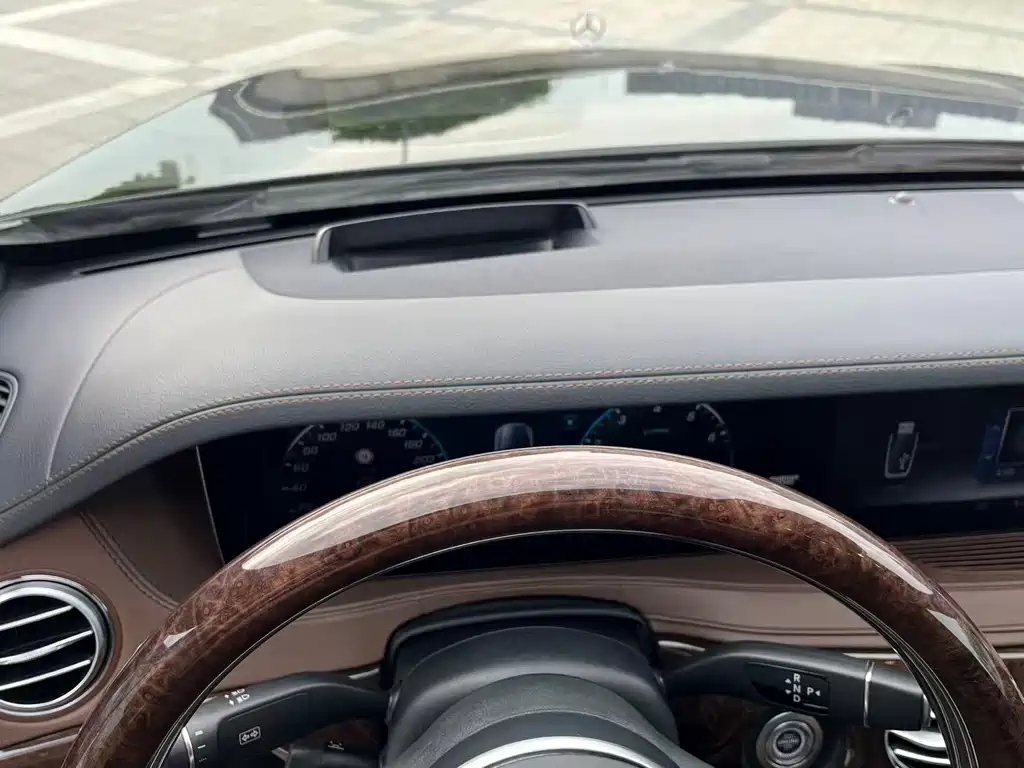 Mercedes-Benz S-Class — миниатюра 7
