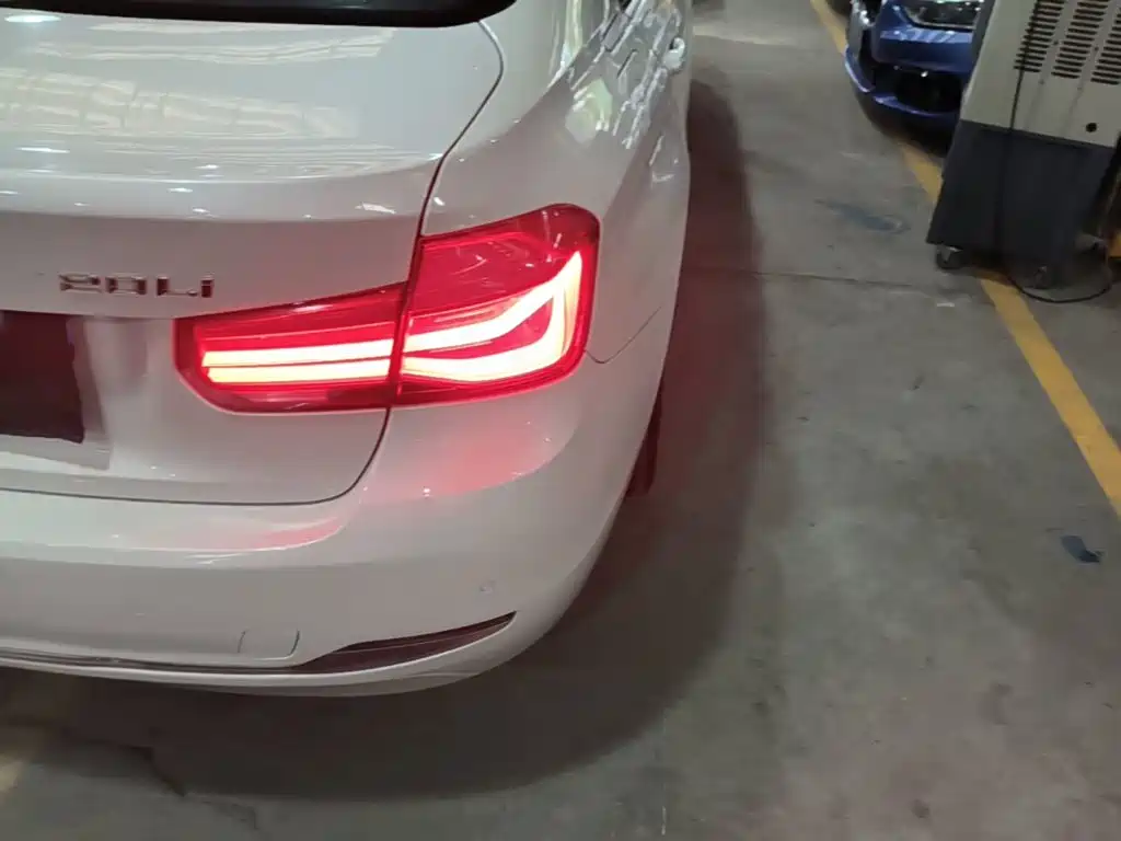 BMW 3 Series — миниатюра 8