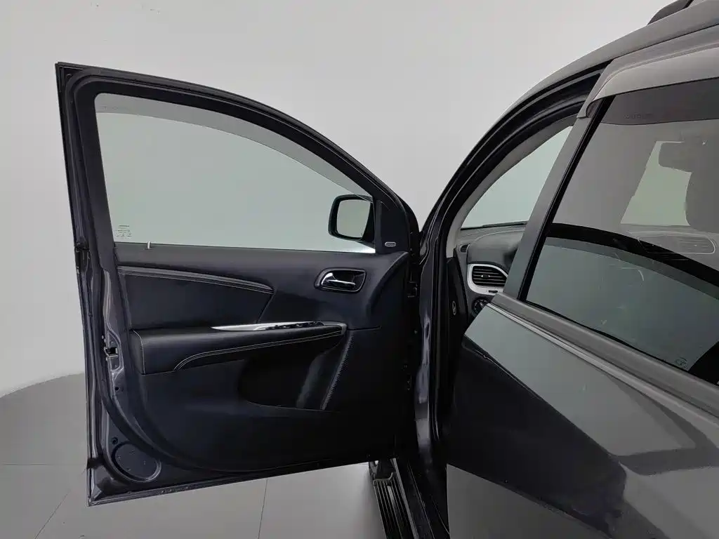 Dodge Journey — миниатюра 8