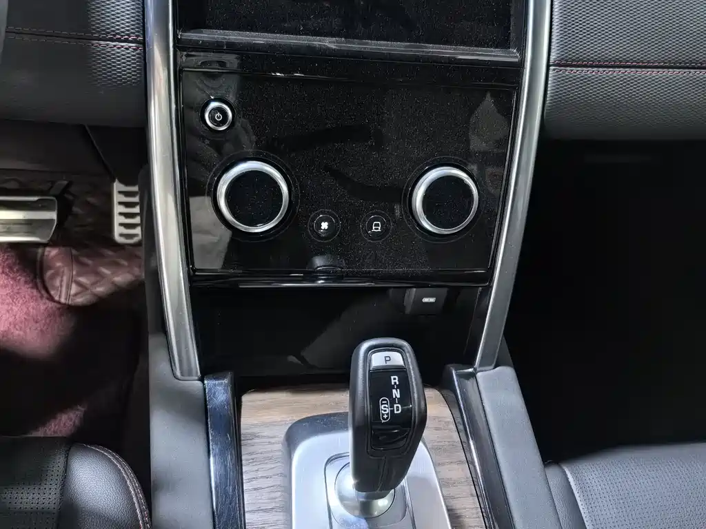 LAND ROVER DISCOVER SPORTS