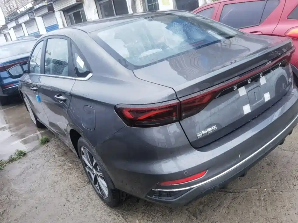 Geely Emgrand 2026 400 1.5L CVT