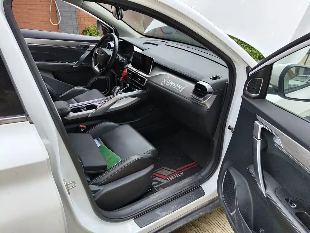 Geely Binyue — миниатюра 19