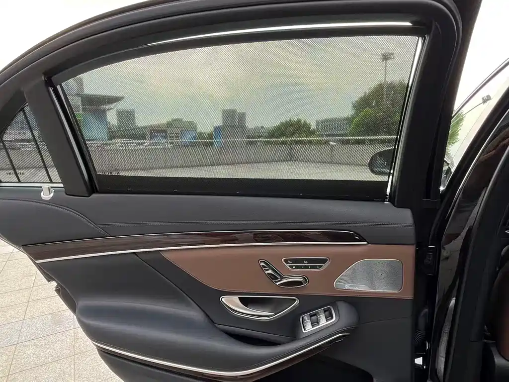 Mercedes-Benz S-Class — миниатюра 9