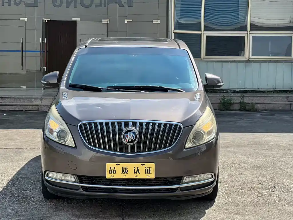 Buick GL8 — миниатюра 2
